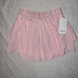 Lululemon Court Rival HR Skirt
*Long NWT